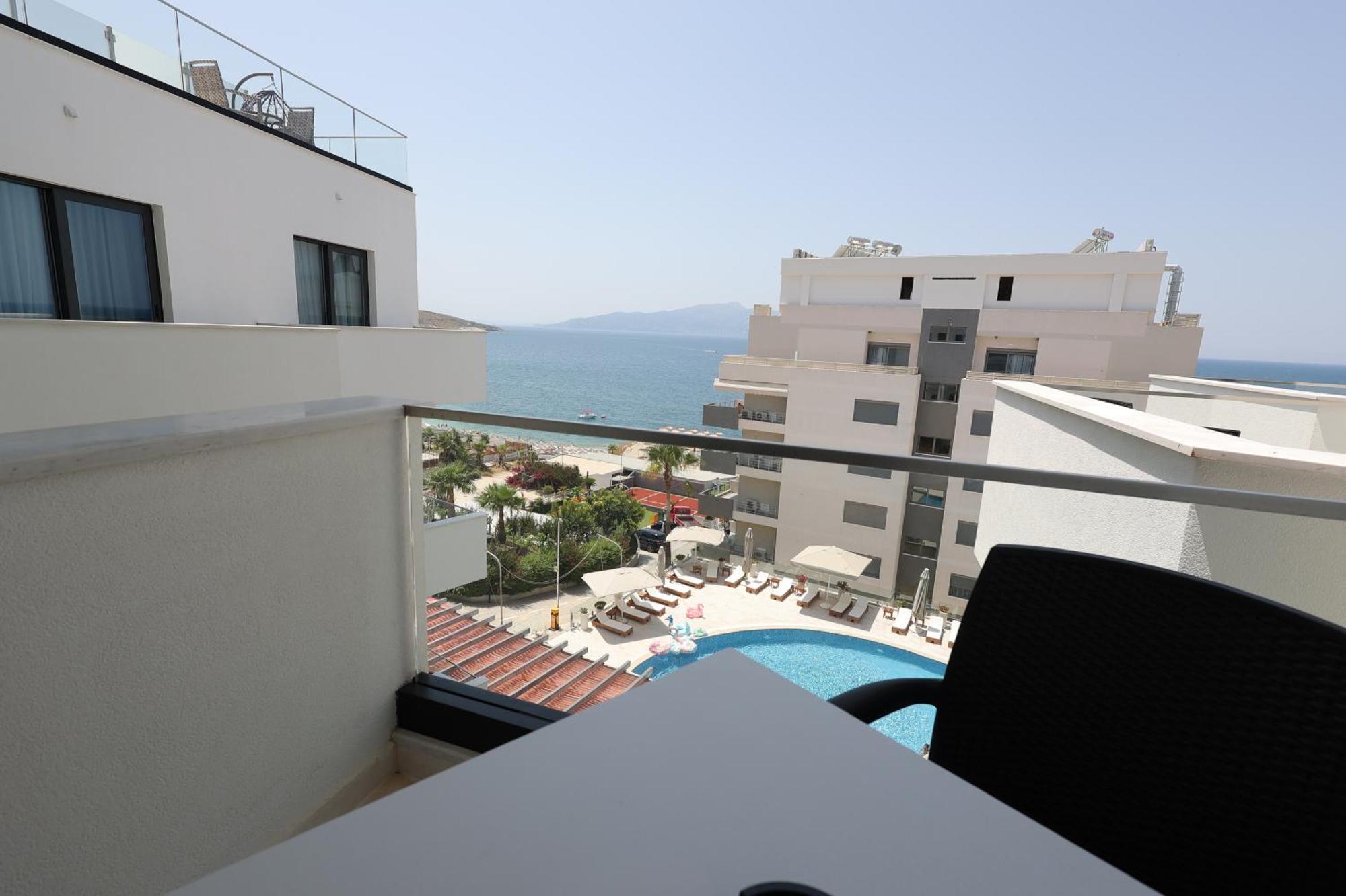 Harbour Hotel Sarandë Esterno foto