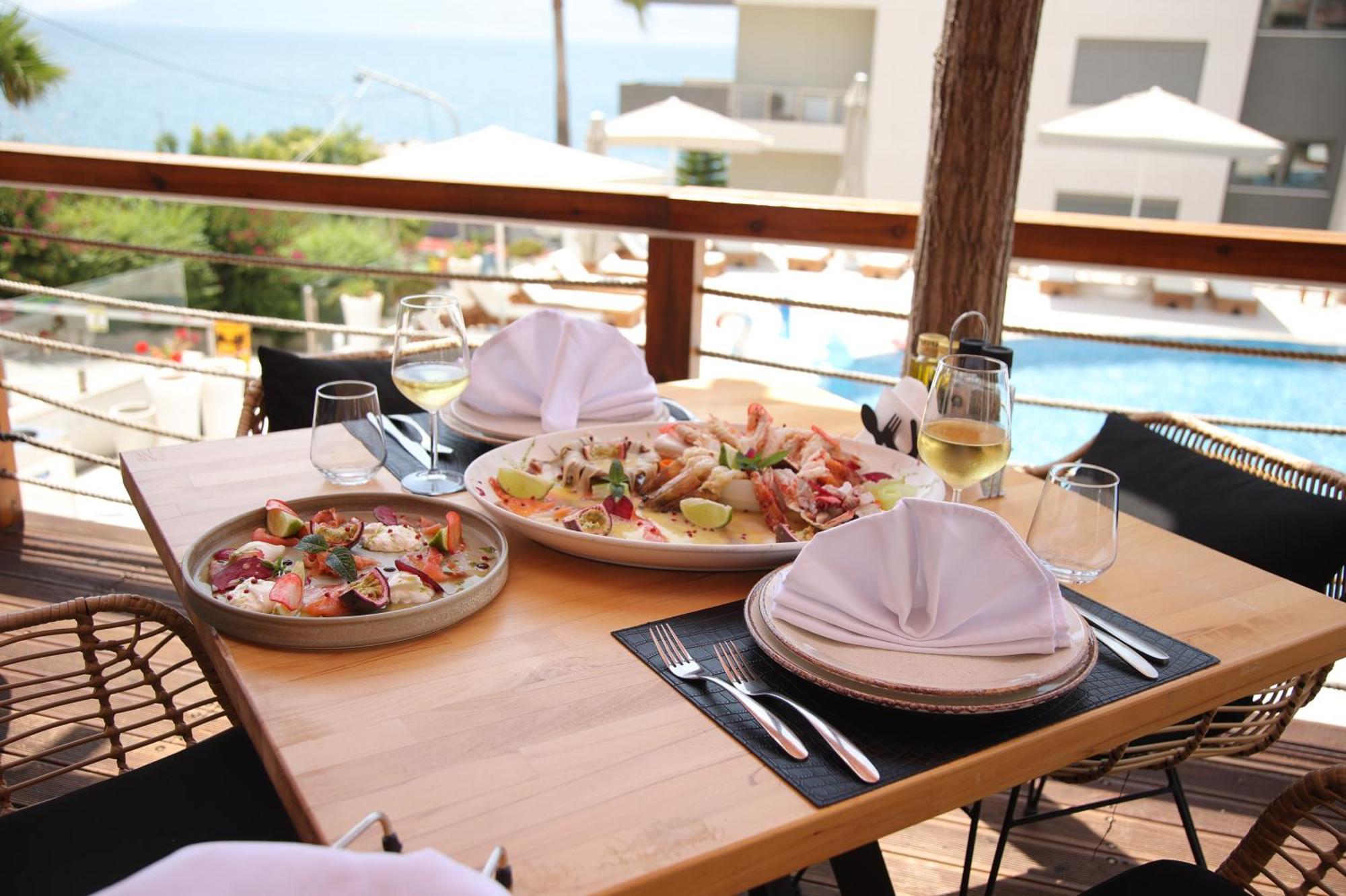 Harbour Hotel Sarandë Esterno foto