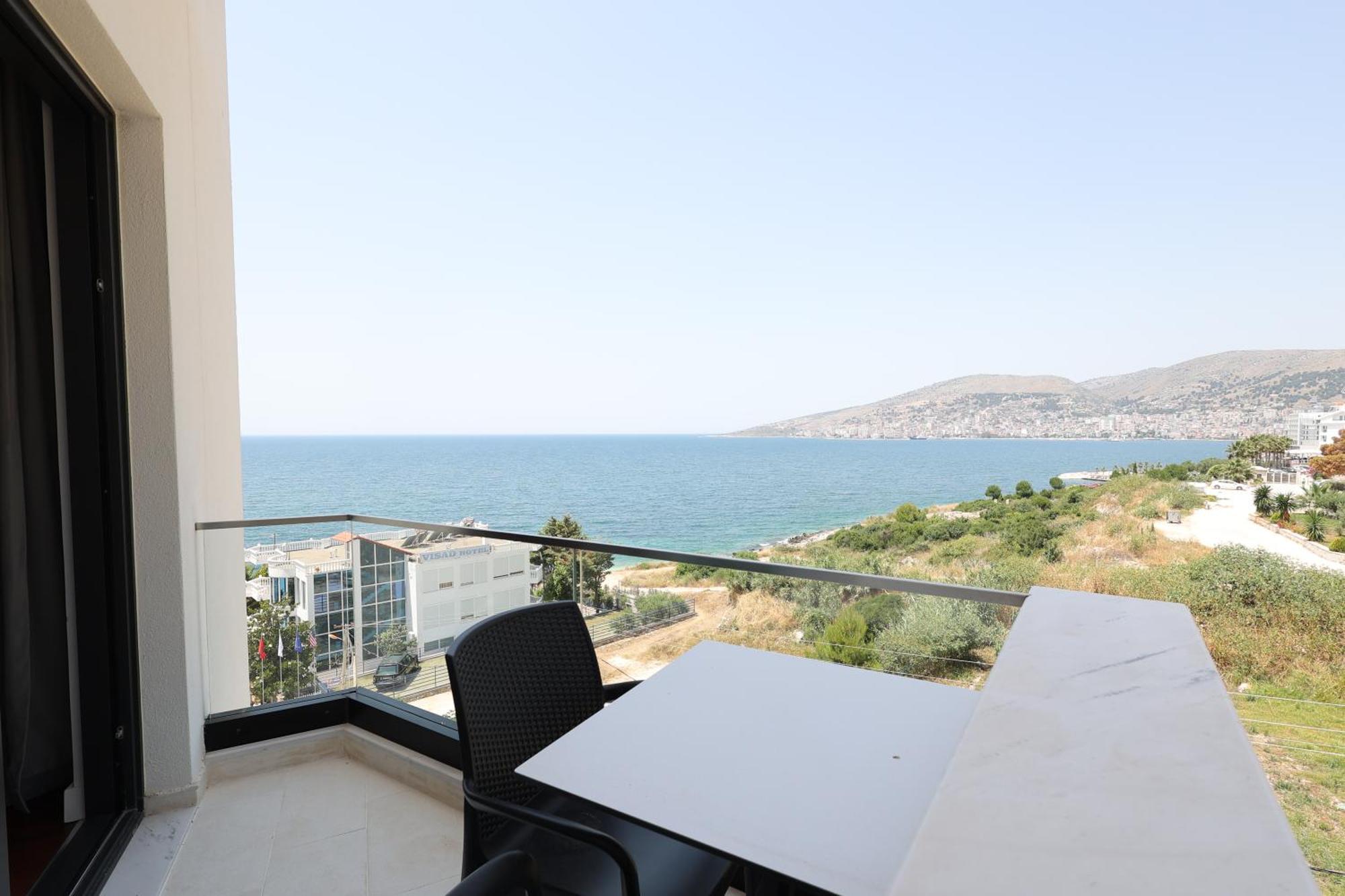 Harbour Hotel Sarandë Esterno foto