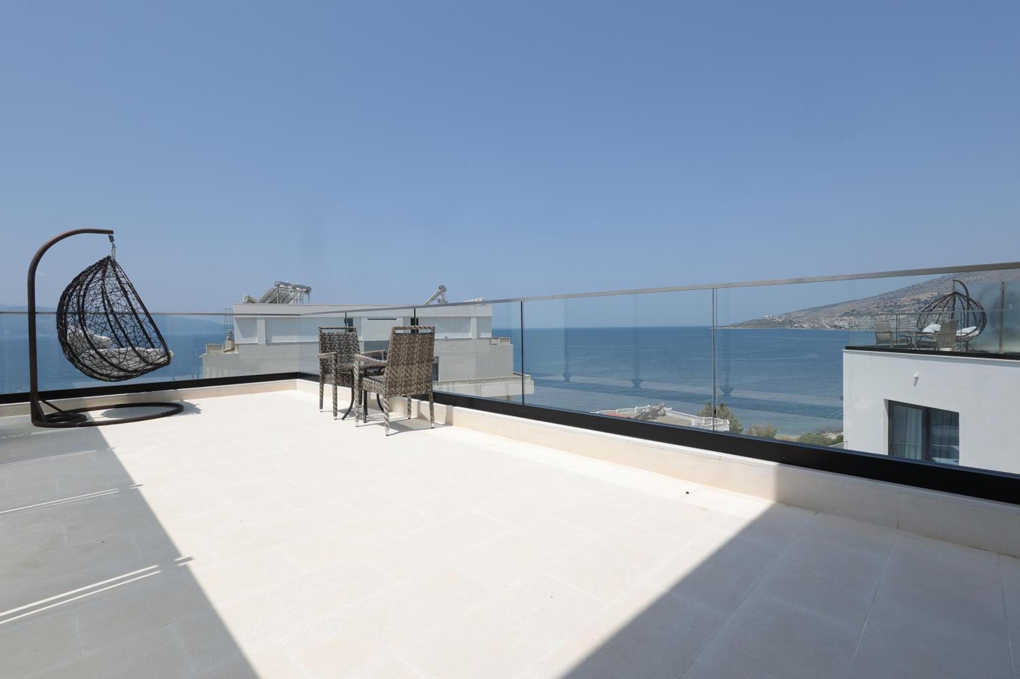Harbour Hotel Sarandë Esterno foto