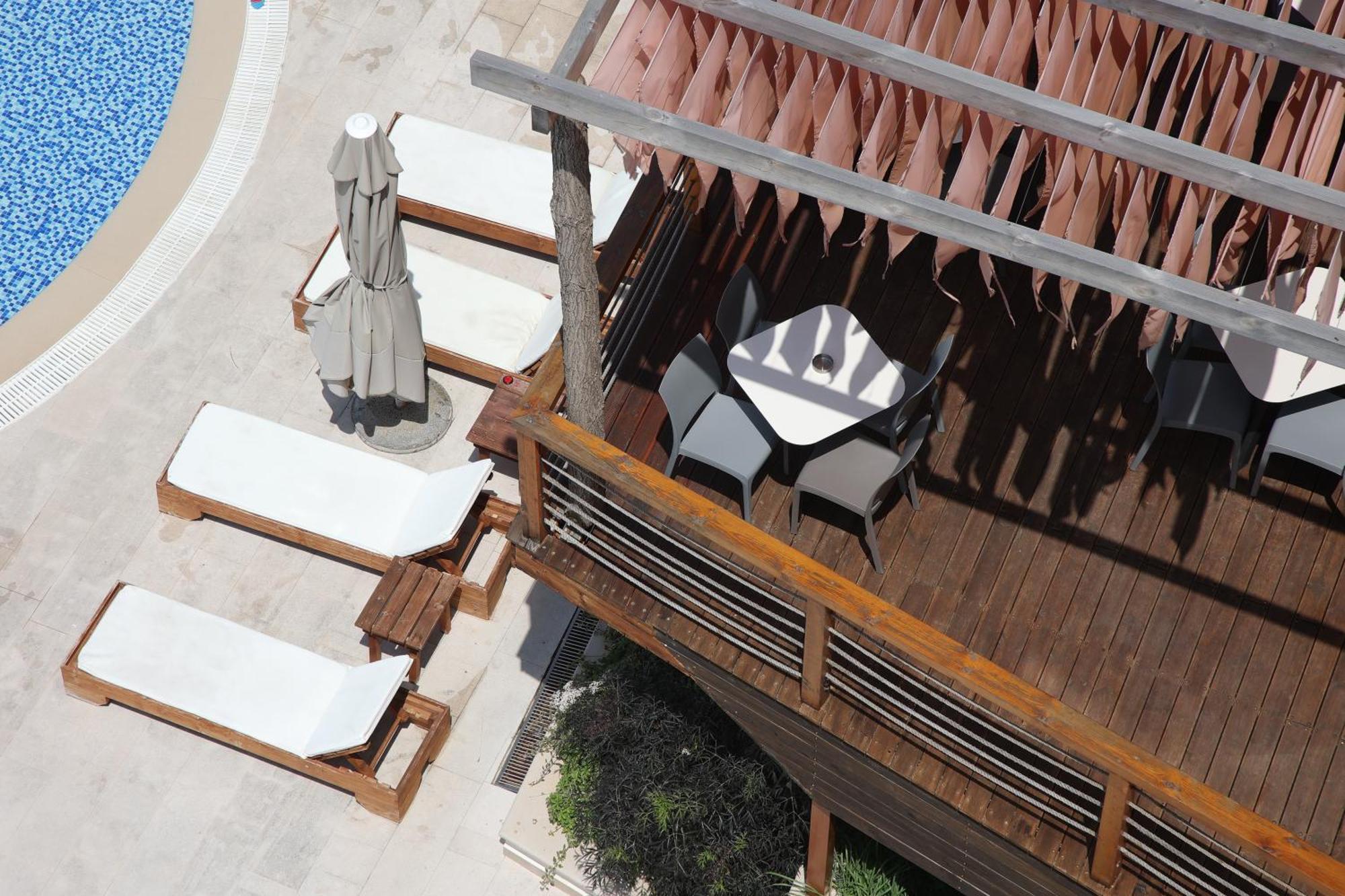 Harbour Hotel Sarandë Esterno foto