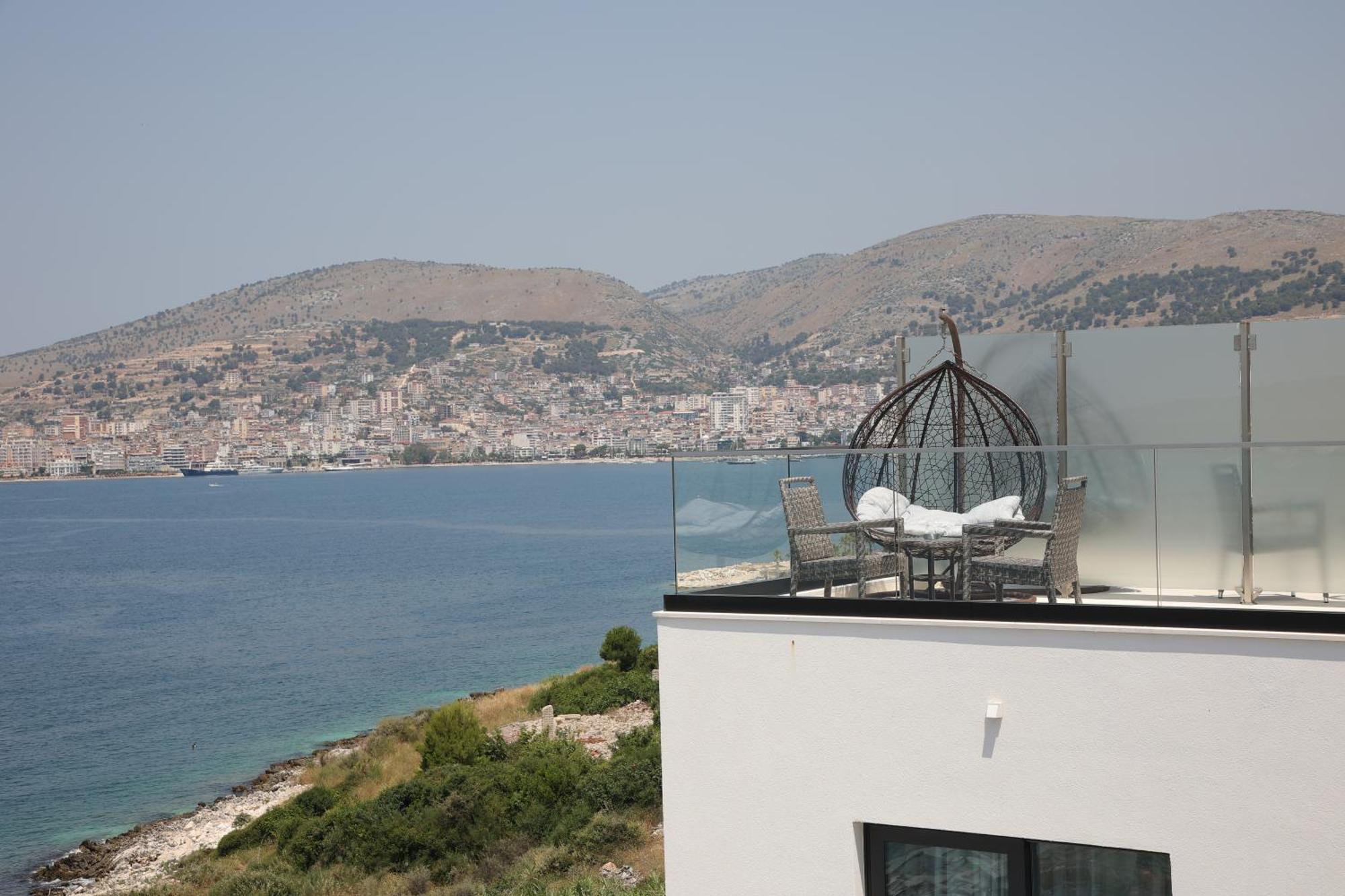 Harbour Hotel Sarandë Esterno foto