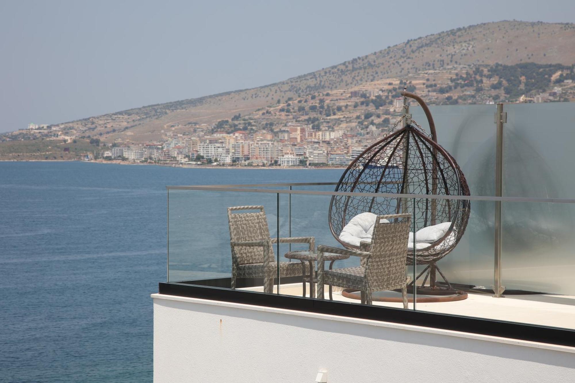 Harbour Hotel Sarandë Esterno foto