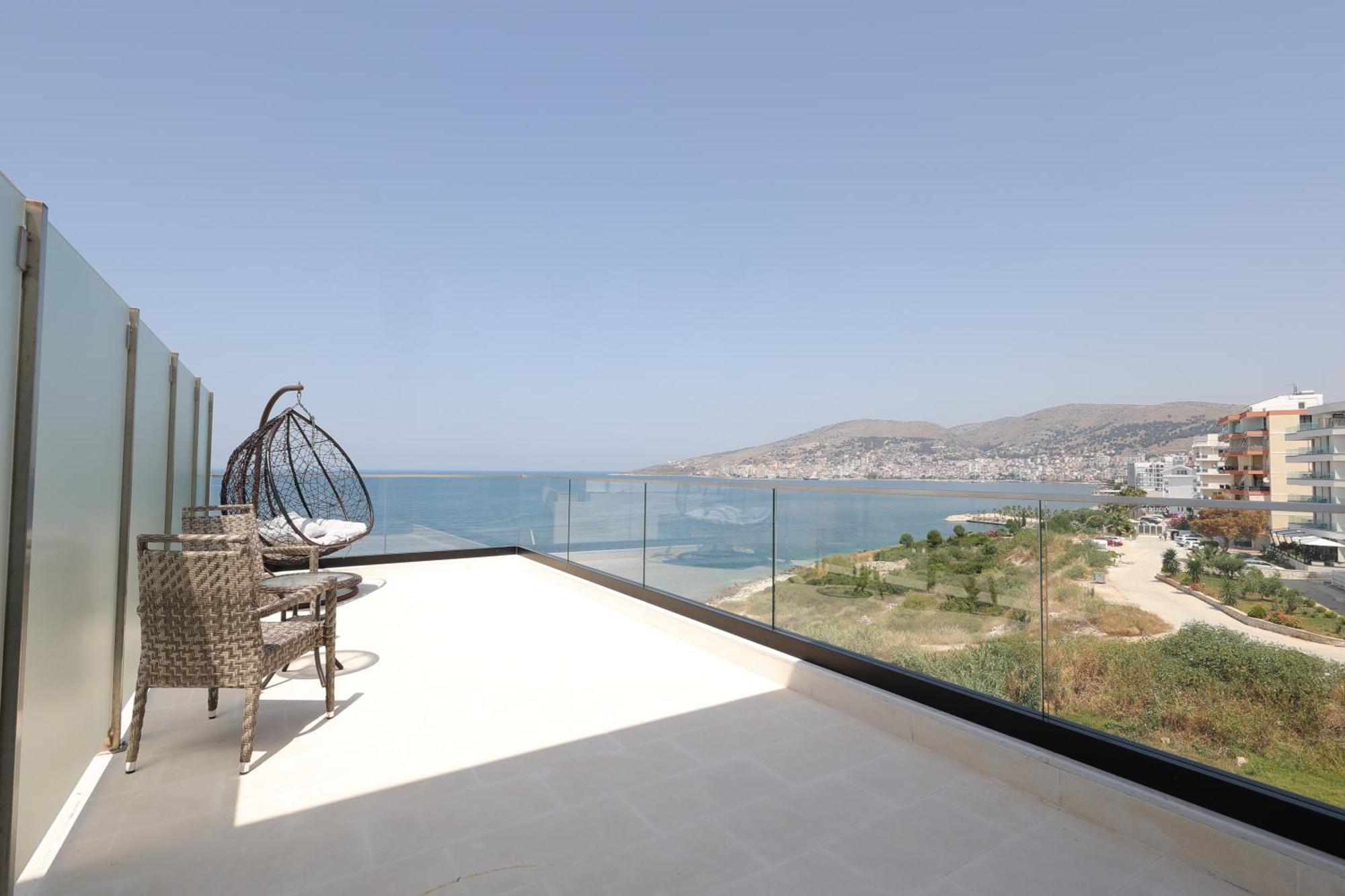 Harbour Hotel Sarandë Esterno foto