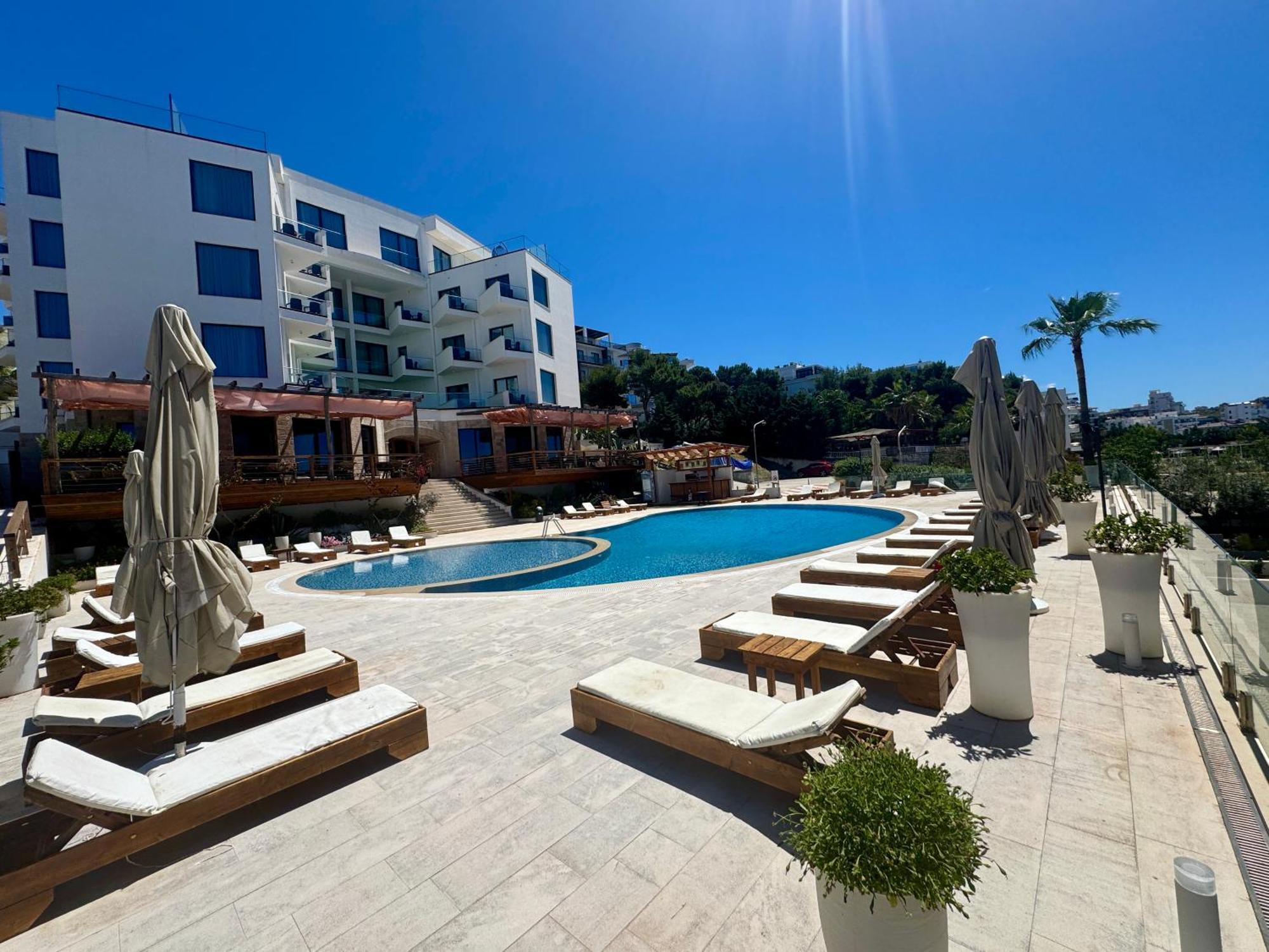 Harbour Hotel Sarandë Esterno foto