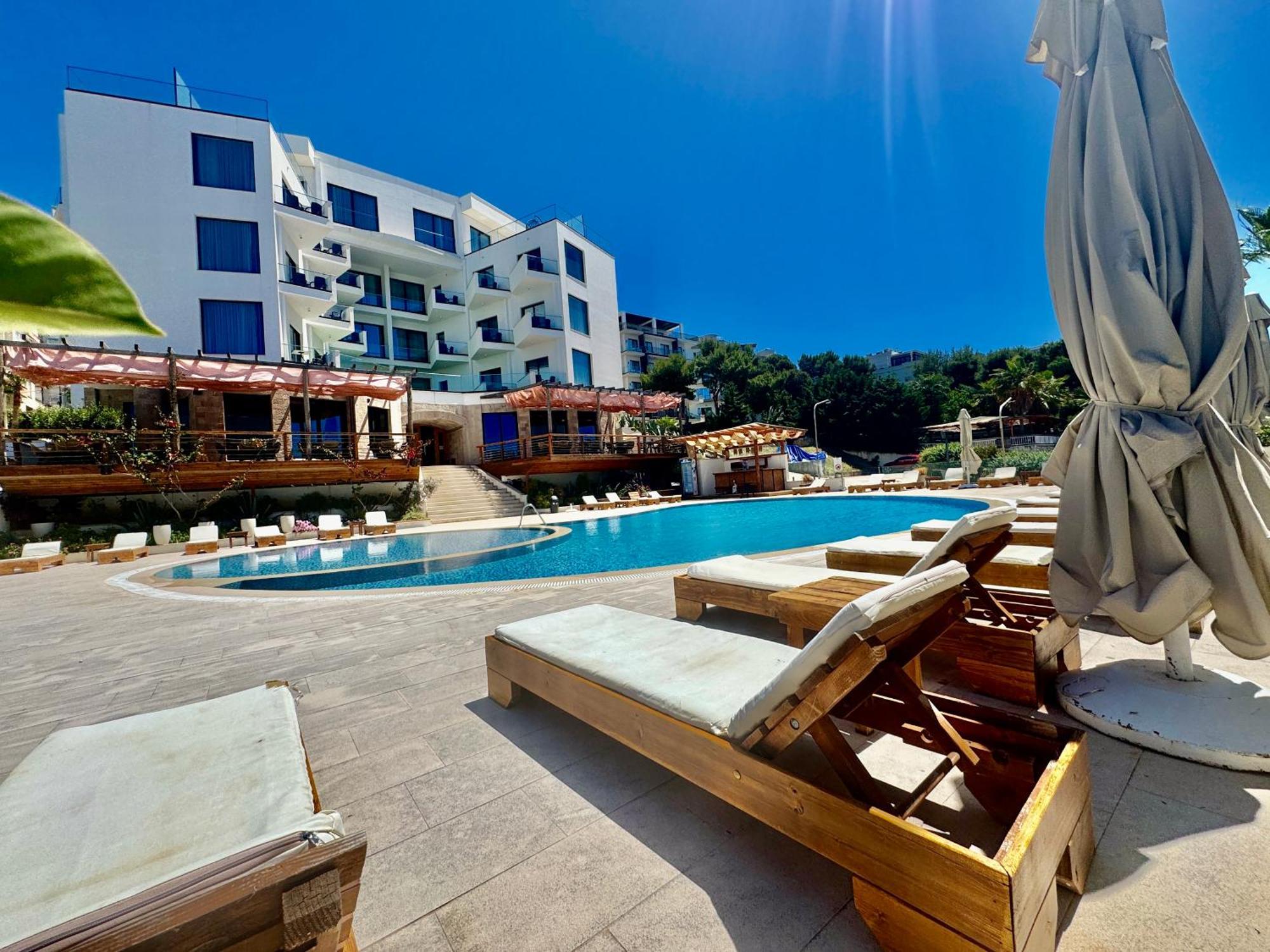 Harbour Hotel Sarandë Esterno foto